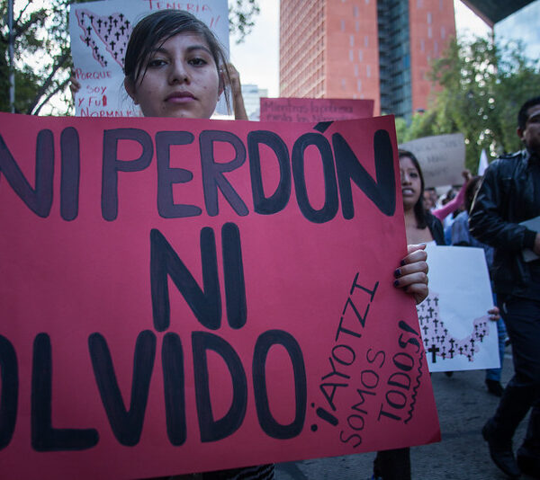 Juez ordena a Sedena entregar documentos faltantes en caso Ayotzinapa