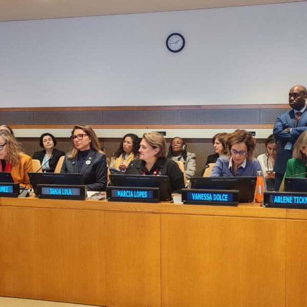 Plataformas digitales lucran con la violencia en línea contra mujeres. CSW70