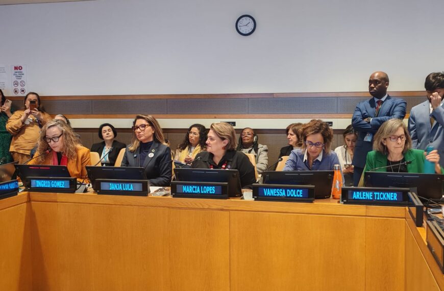 Plataformas digitales lucran con la violencia en línea contra mujeres. CSW70