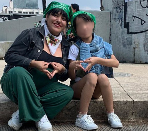 Madres estudiantes podrían contar con servicios de cuidado infantil en universidades