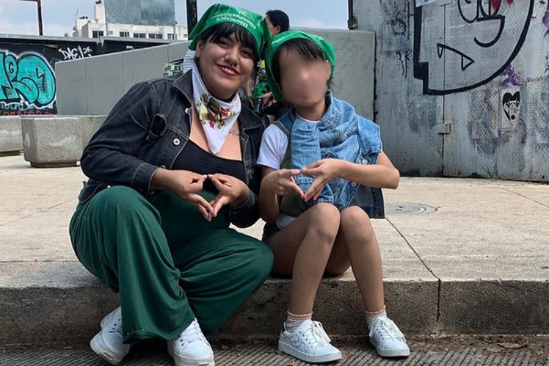 Madres estudiantes podrían contar con servicios de cuidado infantil en universidades