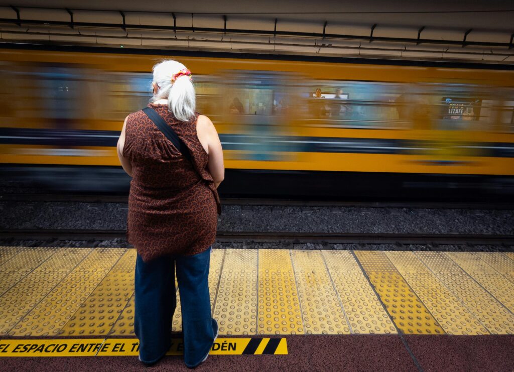 Hacia un marco estatal de movilidad humana en CDMX que proteja a mujeres y niñas