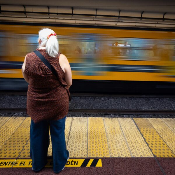 Hacia un marco estatal de movilidad humana en CDMX que proteja a mujeres y niñas