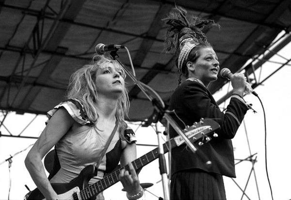 Feministas del punk y precursoras del movimiento Riot Grrrl
