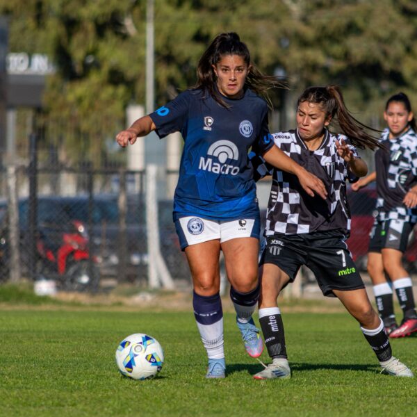 Más de 16 millones de mujeres futbolistas enfrentan brecha salarial y baja participación directiva