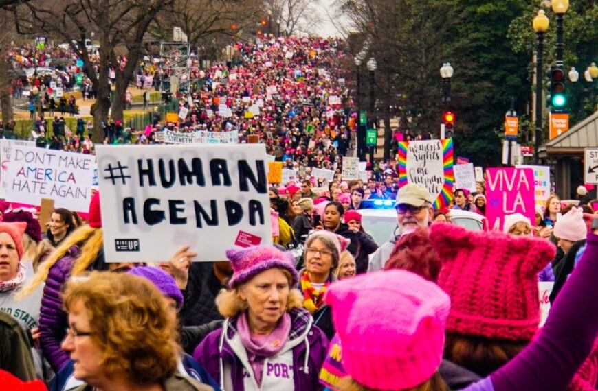 A 250 años de independencia en USA, prevalece la deuda con sus mujeres